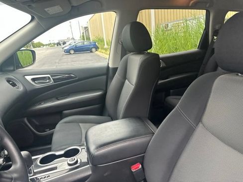 Used 2018 Nissan Pathfinder S AWD/4WD image 15