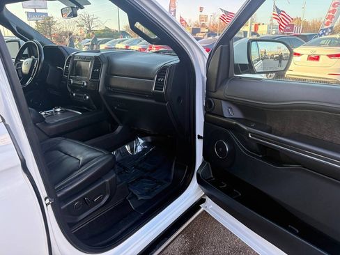 Used 2019 Ford Expedition Max Limited image 9