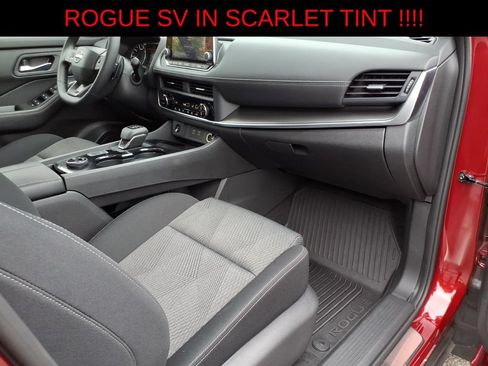 Used 2025 Nissan Rogue SV AWD/4WD image 9