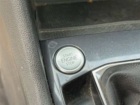 Used 2024 Volkswagen Tiguan SE R-Line image 18