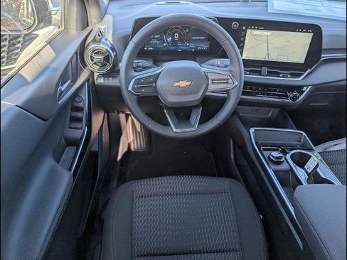 New 2026 Chevrolet Equinox LT w/ Safety and Technology Package FWD image 11