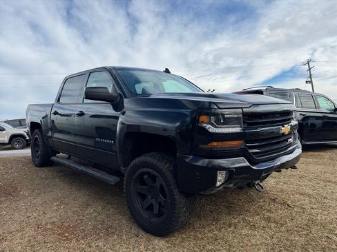 Used 2018 Chevrolet Silverado 1500 LT w/ All Star Edition image 3