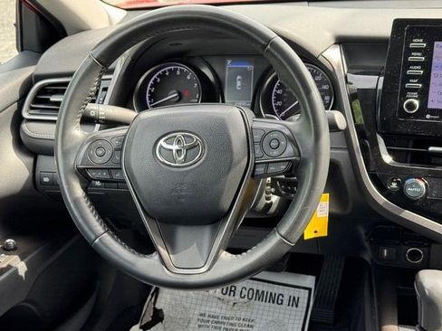 Used 2024 Toyota Camry SE FWD image 13