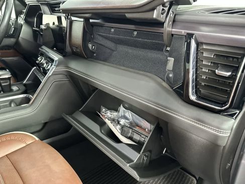 Used 2025 GMC Sierra 1500 Denali Ultimate AWD/4WD image 28