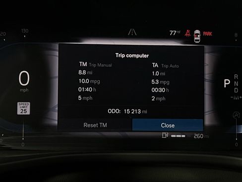 Used 2025 Volvo XC40 B5 Plus image 14