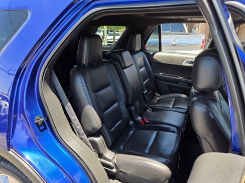 Used 2014 Ford Explorer XLT w/ Equipment Group 202A FWD image 42