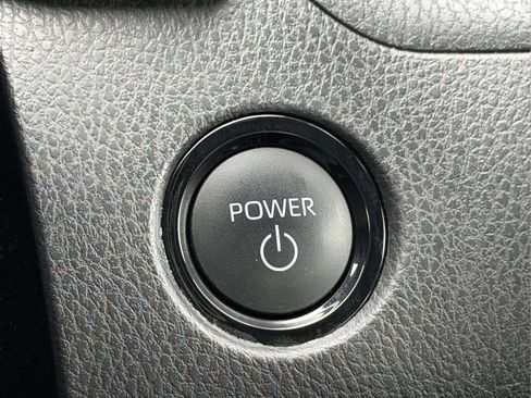 Used 2025 Toyota Camry SE image 7