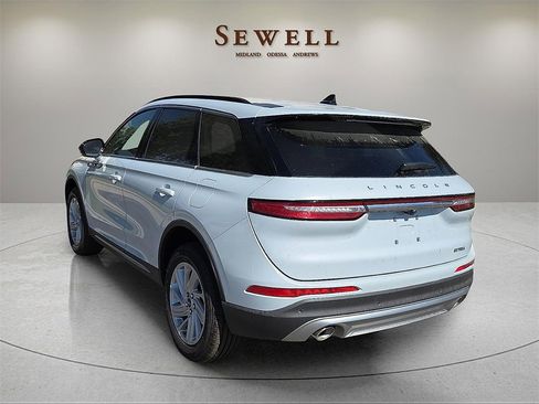 New 2026 Lincoln Corsair Premiere image 3