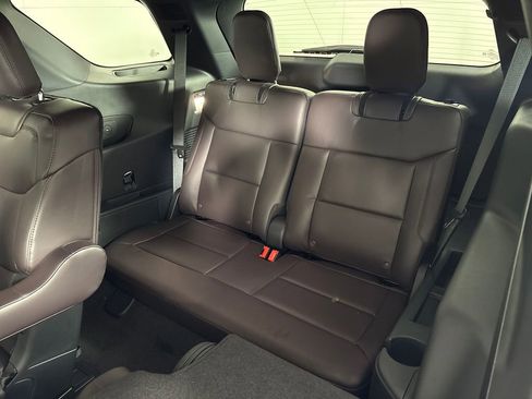New 2026 Ford Explorer Platinum image 31