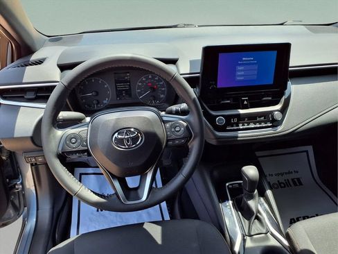 Used 2023 Toyota Corolla SE FWD image 9