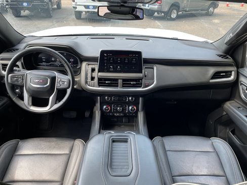 Used 2024 GMC Yukon SLT AWD/4WD image 23