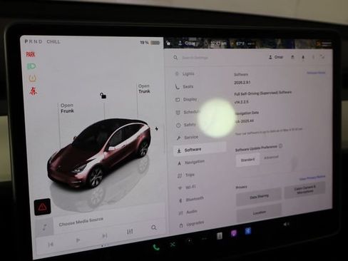 Used 2024 Tesla Model Y Long Range RWD image 30