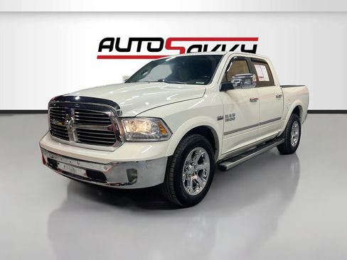 Used 2017 RAM 1500 Laramie w/ Convenience Group AWD/4WD image 3