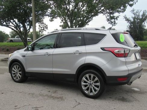 Used 2018 Ford Escape Titanium image 4