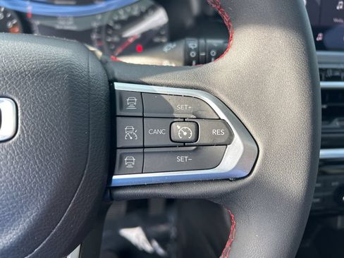 Certified 2022 Jeep Compass Trailhawk w/ Sun and Sound Group AWD/4WD image 44