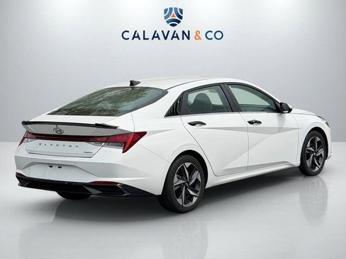 Used 2023 Hyundai Elantra Limited image 4