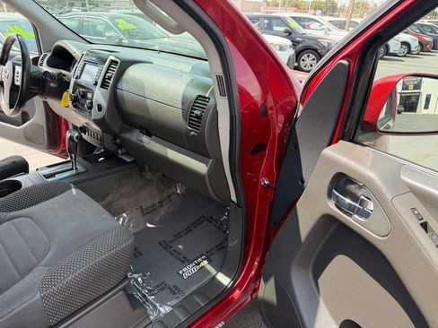 Used 2017 Nissan Frontier PRO-4X w/ Pro-4x Graphics Package AWD/4WD image 22