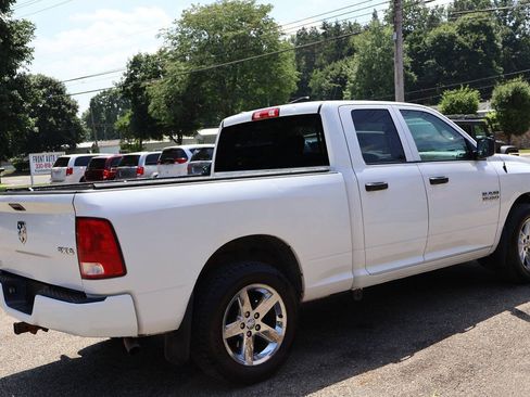 Used 2017 RAM 1500 Express w/ Express Value Package AWD/4WD image 10