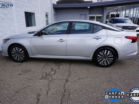 Used 2024 Nissan Altima 2.5 SV image 13