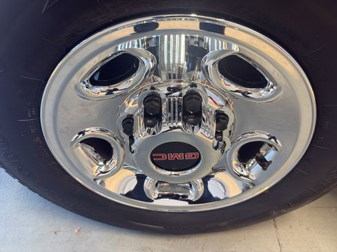 Used 2020 GMC Savana 2500 w/ Driver Convenience Package image 28