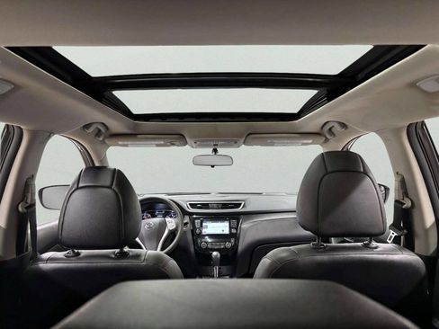 Used 2016 Nissan Rogue SL w/ SL Premium Package image 18