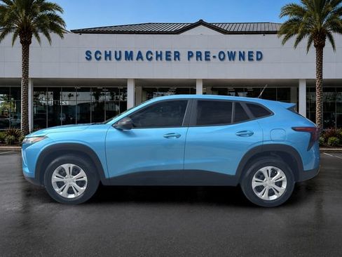 Used 2025 Chevrolet Trax LS FWD image 4