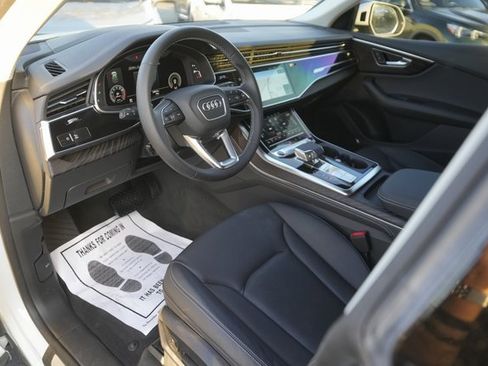 Used 2023 Audi Q8 Prestige image 8
