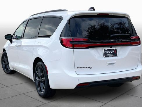 New 2026 Chrysler Pacifica Select w/ S Appearance Package FWD image 12