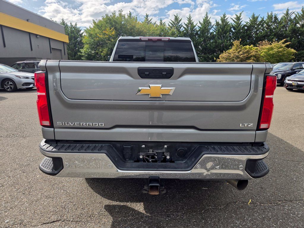 Used 2025 Chevrolet Silverado 2500 LTZ w/ LTZ Premium Package AWD/4WD image 6