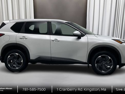 Certified 2025 Nissan Rogue SV AWD/4WD image 4