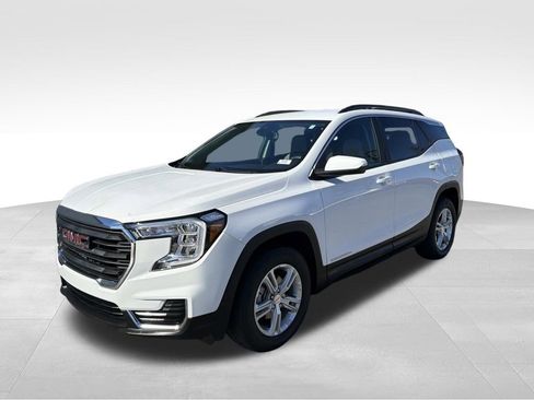Used 2023 GMC Terrain SLE w/ Driver Convenience Package image 7
