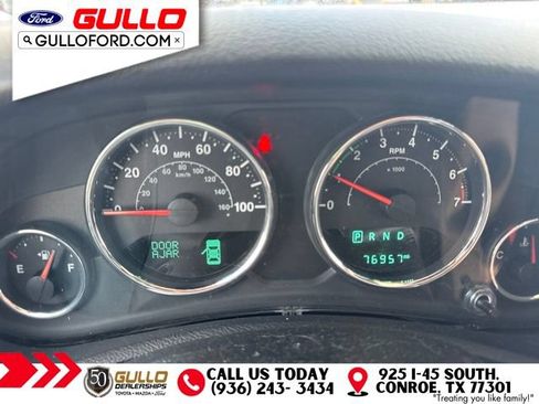 Used 2017 Jeep Wrangler Unlimited Rubicon w/ Connectivity Group AWD/4WD image 11