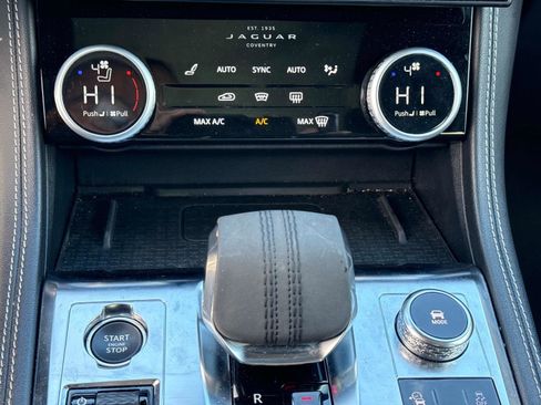 Used 2024 Jaguar F-PACE R-Dynamic S image 28