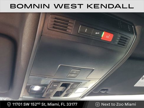 Used 2022 Volkswagen Tiguan SE R-Line image 25