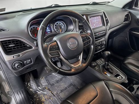 Used 2020 Jeep Cherokee Latitude Plus w/ Cold Weather Group image 9