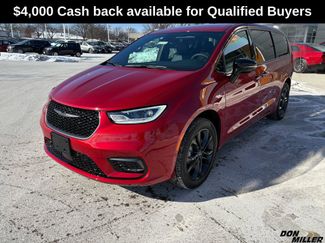 New 2026 Chrysler Pacifica Select video 1