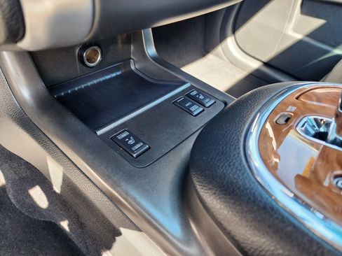 Used 2012 Nissan Murano LE w/ Platinum Pkg image 23