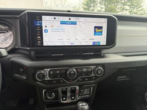 Certified 2025 Jeep Wrangler Sport image 15