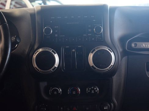 Used 2013 Jeep Wrangler Rubicon w/ PWR Convenience Group AWD/4WD image 40