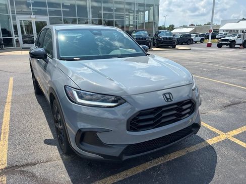 Used 2024 Honda HR-V Sport image 1