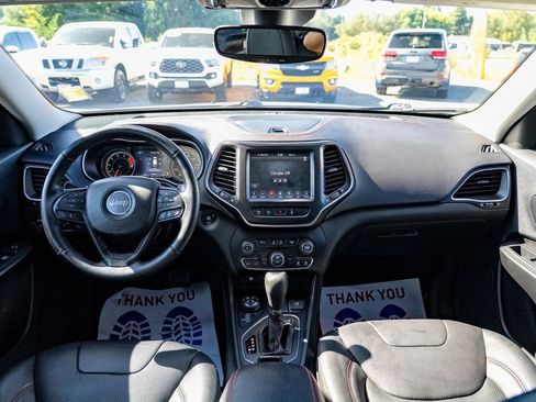 Used 2019 Jeep Cherokee Trailhawk image 17