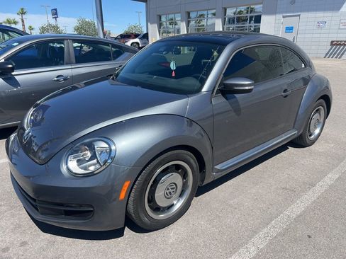 Used 2013 Volkswagen Beetle 2.5 image 2