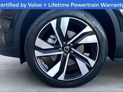 Certified 2023 Volvo XC40 B5 Ultimate w/ Protection Package Premier image 12