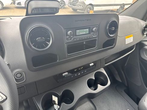 New 2025 Mercedes-Benz Sprinter 2500 image 17