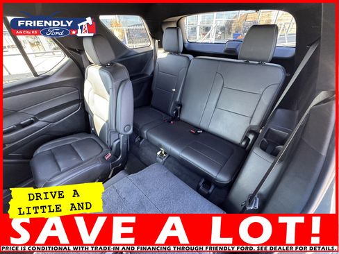 Used 2022 Chevrolet Traverse LT image 24