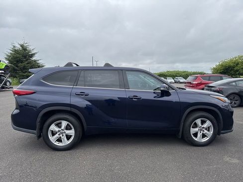 Used 2020 Toyota Highlander L AWD/4WD image 6