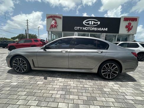 Used 2021 BMW 740i w/ M Sport Package RWD image 4