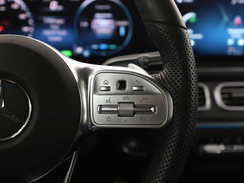 Used 2023 Mercedes-Benz GLS 580 4MATIC image 32