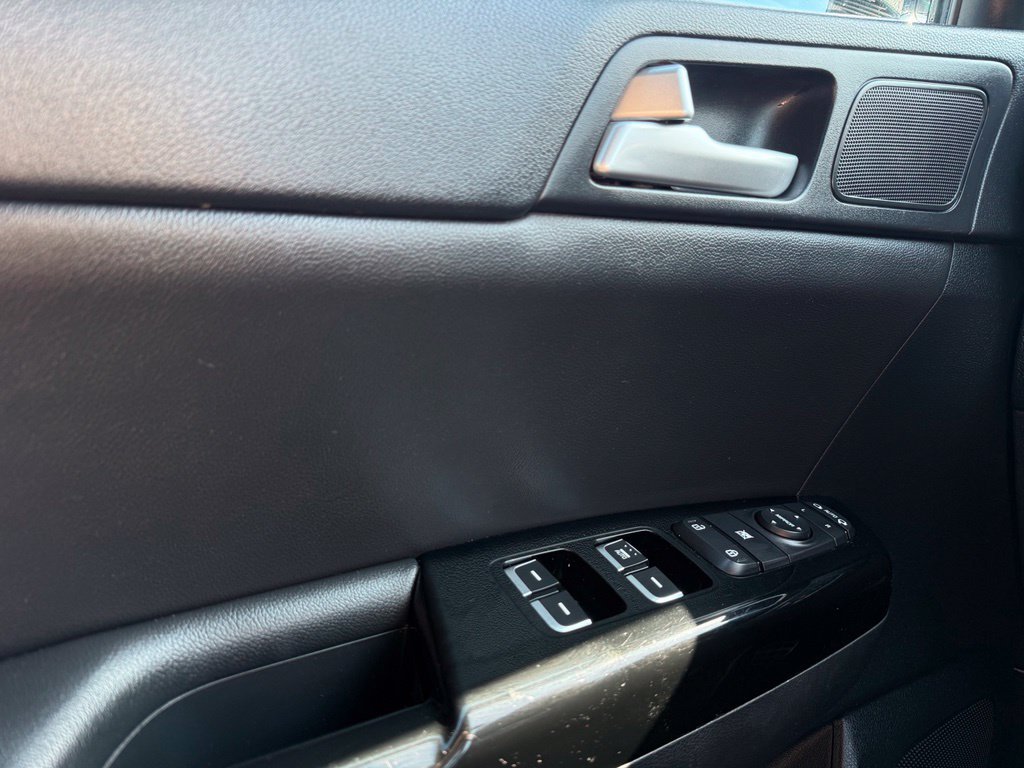Used 2022 Kia Sportage Nightfall Edition w/ Nighfall AWD Premium Package image 11