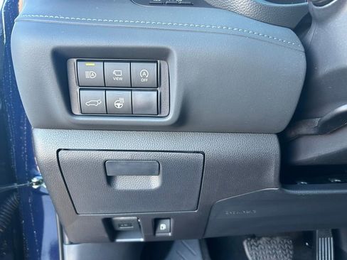 Used 2026 Toyota Highlander Platinum image 17